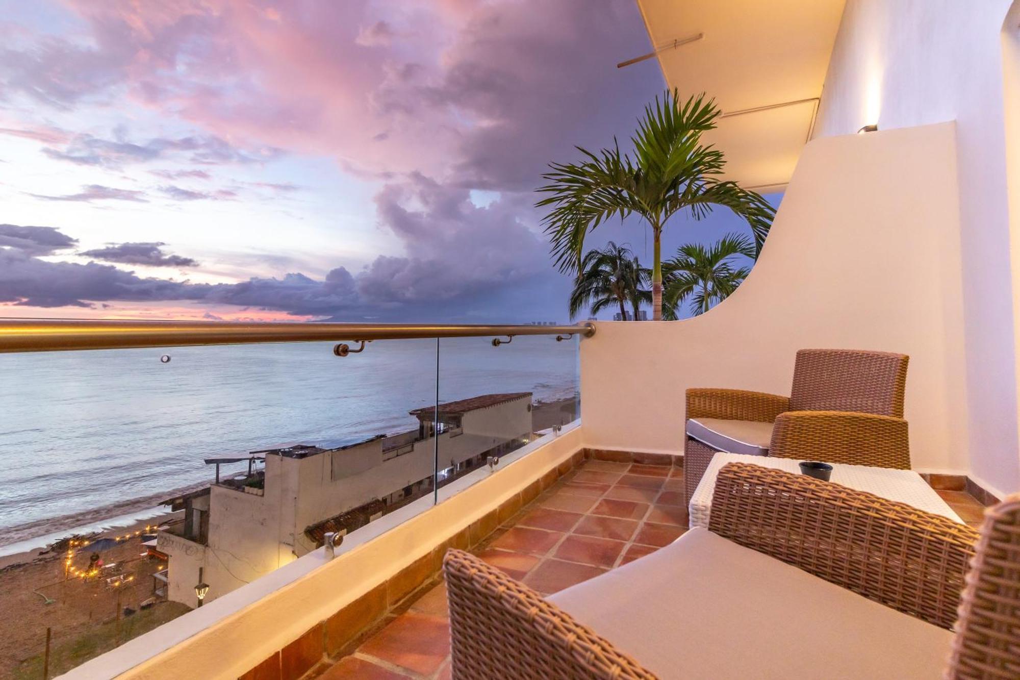 The Paramar Beachfront Boutique Hotel With Breakfast Included - Downtown Malecon Puerto Vallarta Exteriör bild