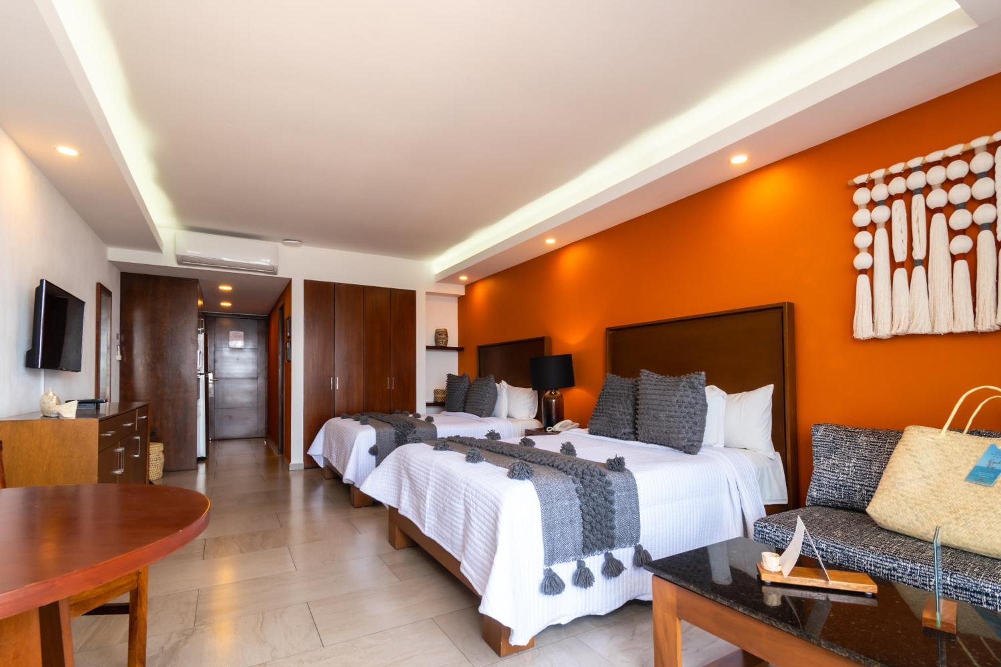 The Paramar Beachfront Boutique Hotel With Breakfast Included - Downtown Malecon Puerto Vallarta Exteriör bild