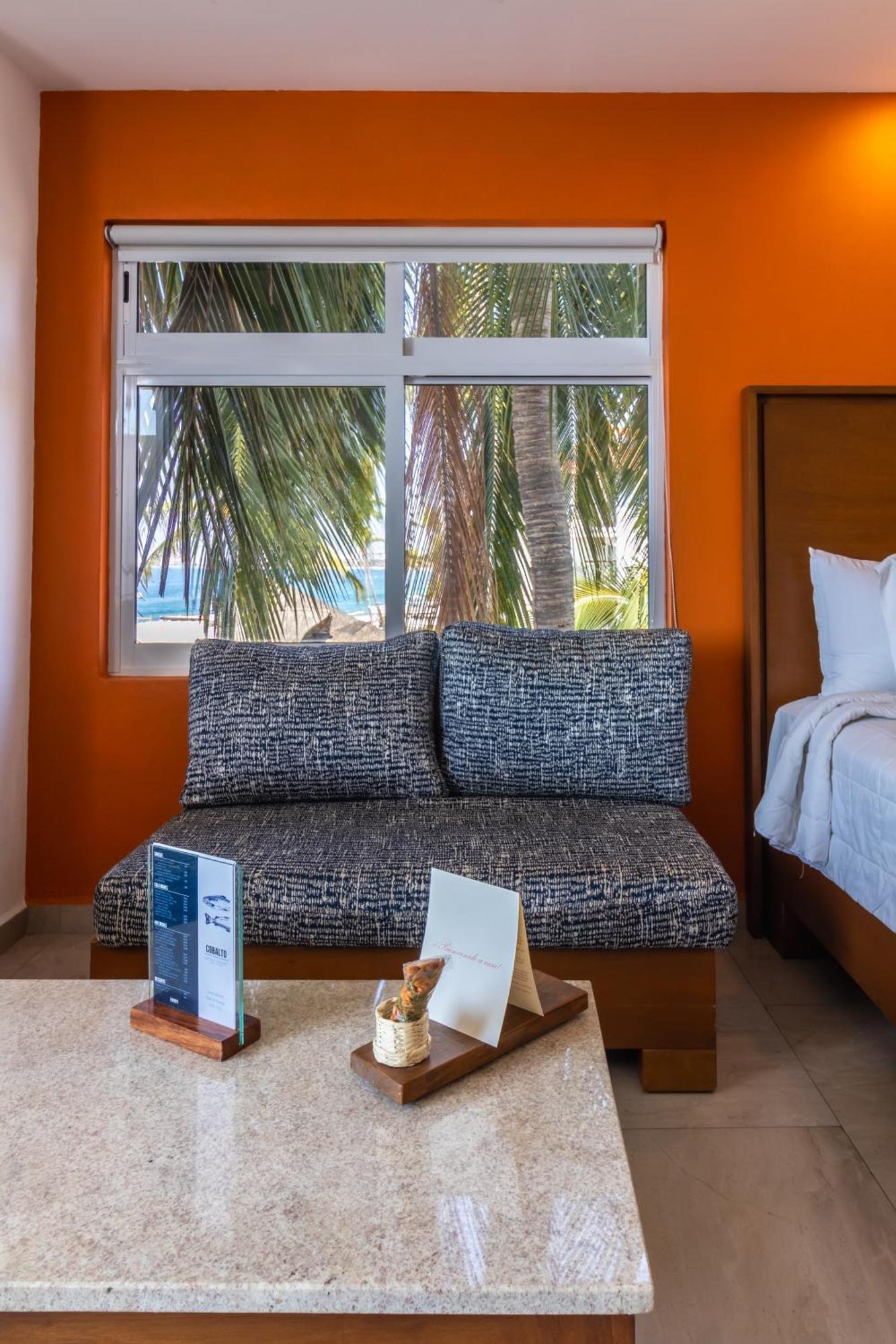 The Paramar Beachfront Boutique Hotel With Breakfast Included - Downtown Malecon Puerto Vallarta Exteriör bild